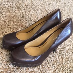 Nine West Shoes. Beautiful Gently worn. SZ 8 1/2.